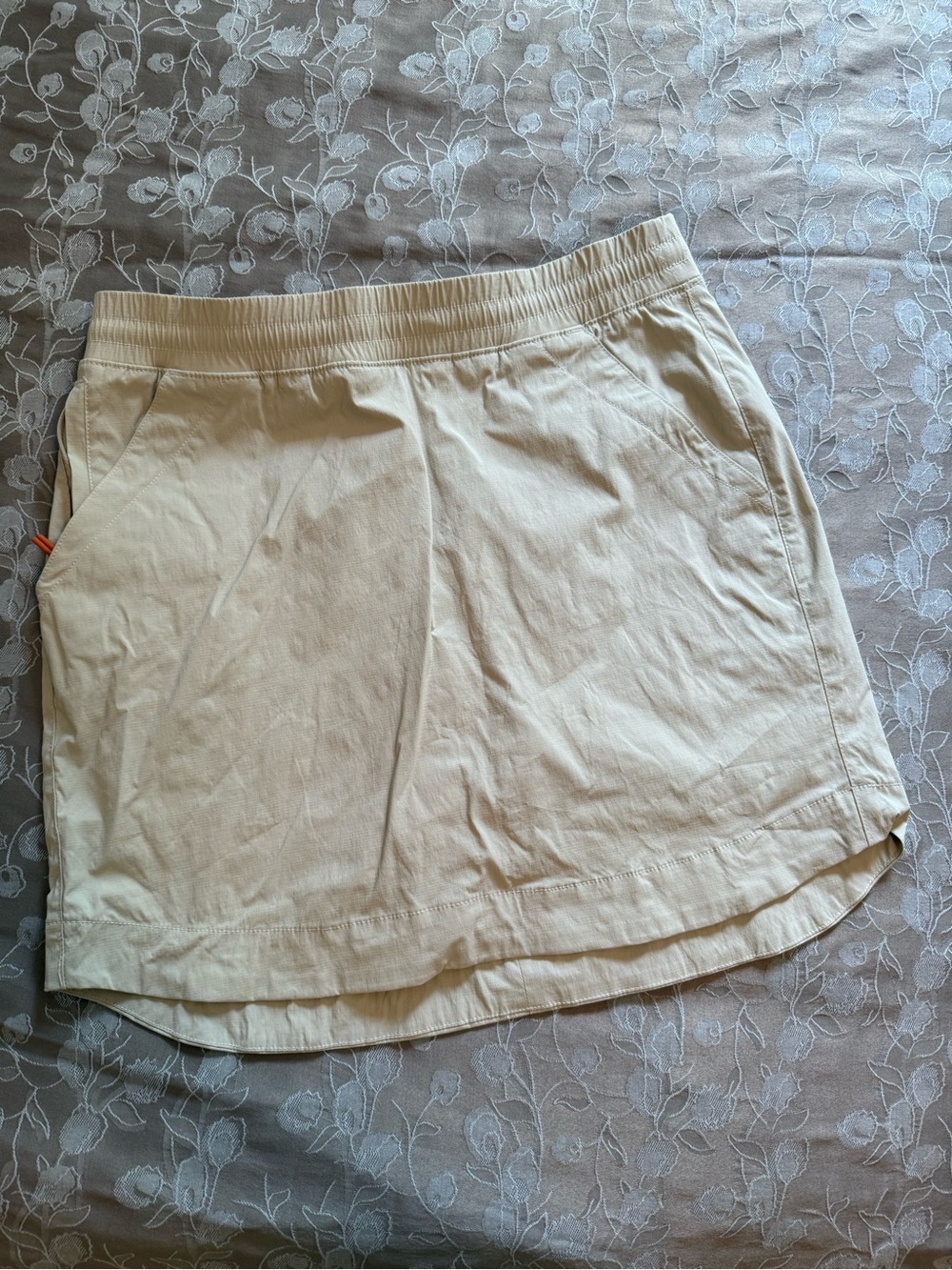 Duluth Trading, Alaskan Hard Gear, beige ripstop  Skort, size 10 . Like new.